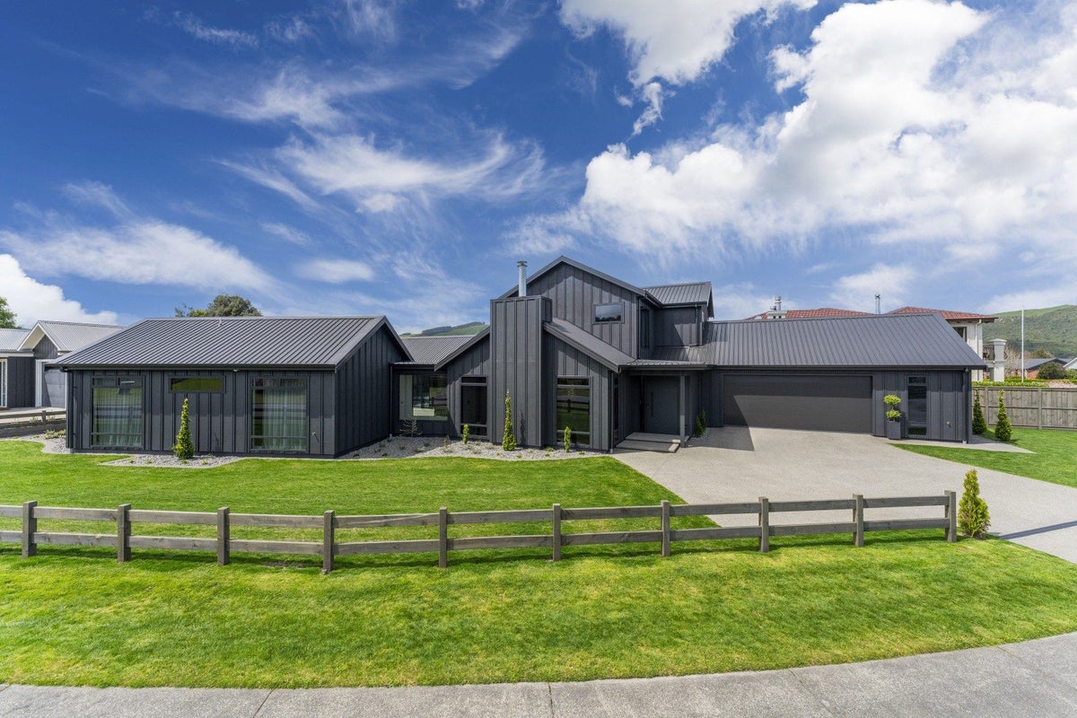 14 Pukeko Way, Kinloch, Taupo - Carousel 1