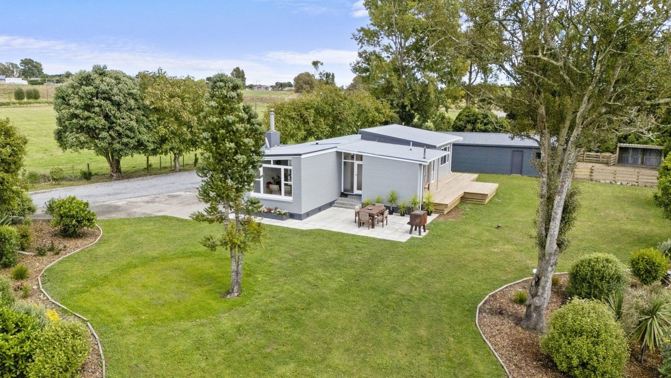 23 Hennesey Road, Shannon, Palmerston North - Carousel 2