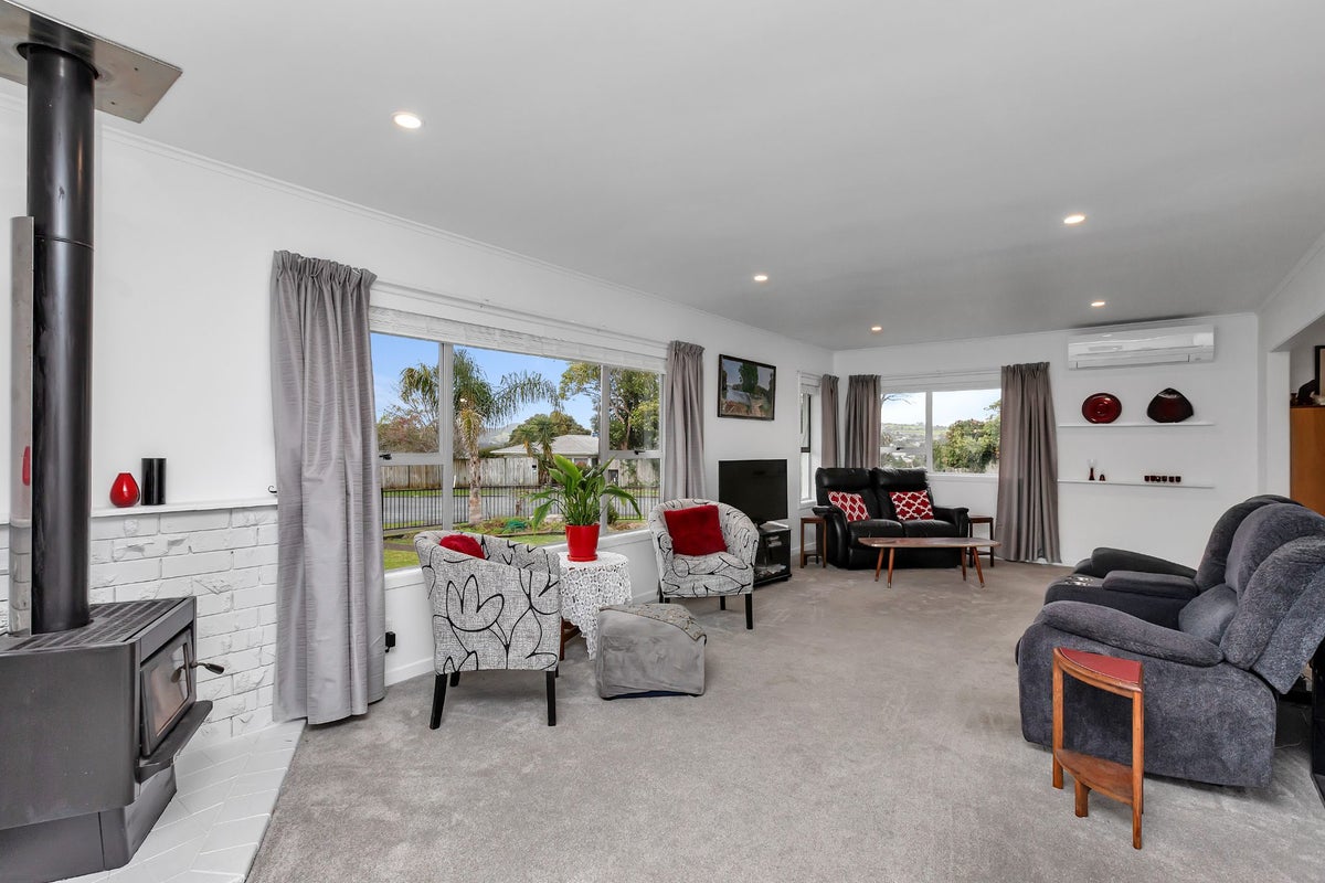 31 Eden Terrace, Kamo, Whangarei - Carousel 2