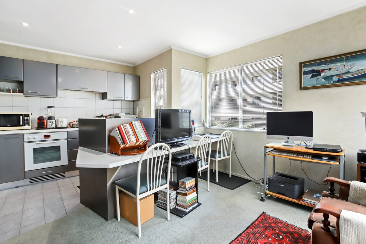 14/48 Esplanade Road, Mount Eden, Auckland - Carousel 2