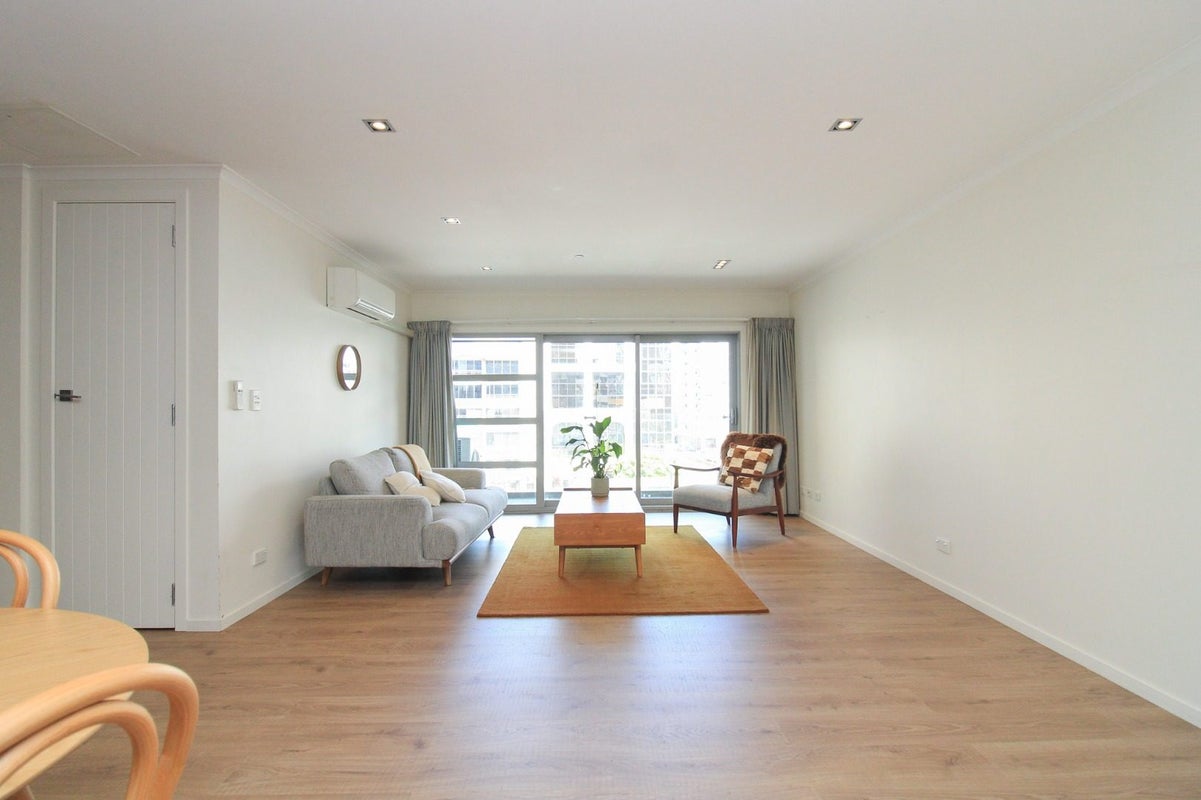 4E/39 Taranaki Street, Te Aro, Wellington - Carousel 2