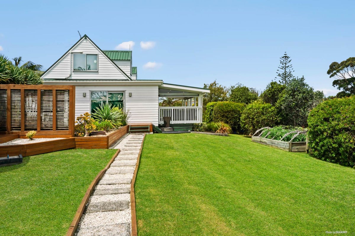 19 Cherrie Road, Beachlands, Auckland - Carousel 1