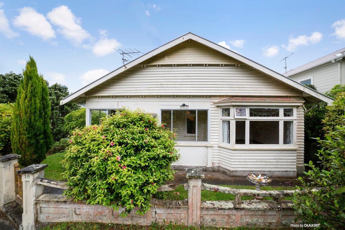16 Garfield Street, Brooklyn, Wellington - Carousel 1