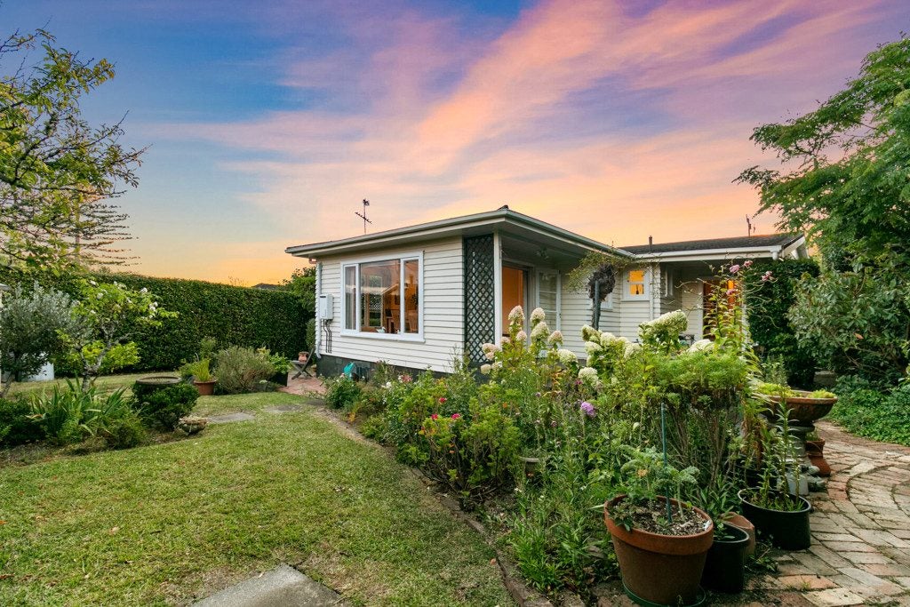 63 Forrest Hill Road, Milford, Auckland - Carousel 1