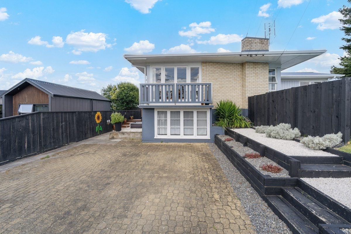 24 Thompson Street, Leamington, Cambridge - Carousel 39