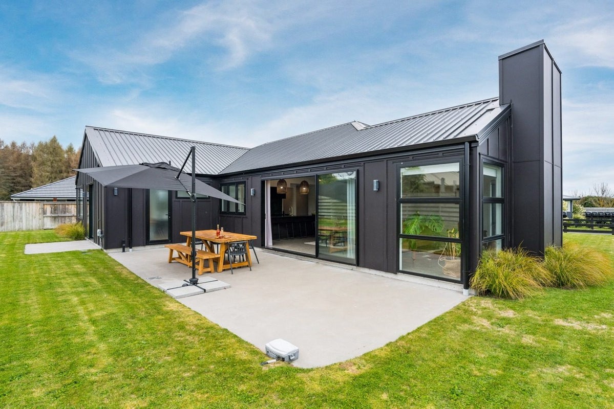 1 Larches Lane, Kinloch, Taupo - Carousel 2
