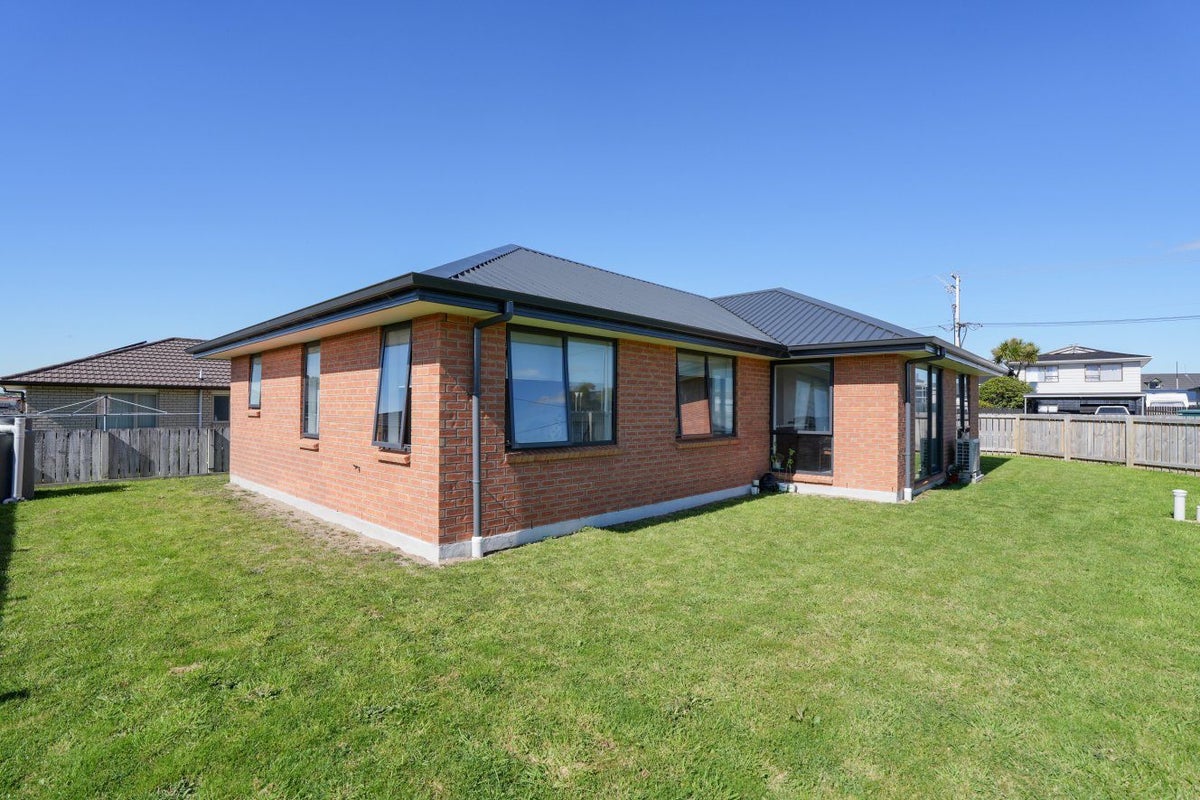 48 McQuarrie Street, Strathern, Invercargill - Carousel 25