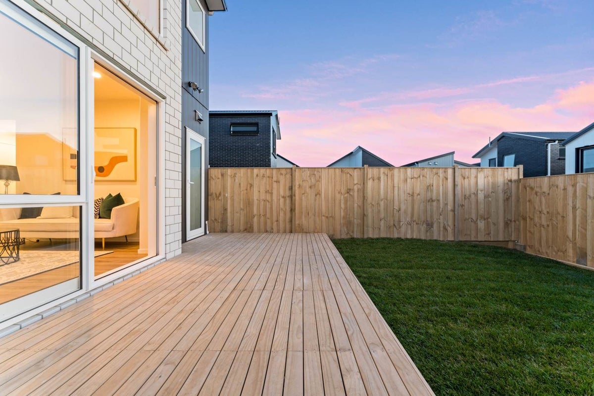 35 Horokaka Street, Massey, Auckland - Carousel 2