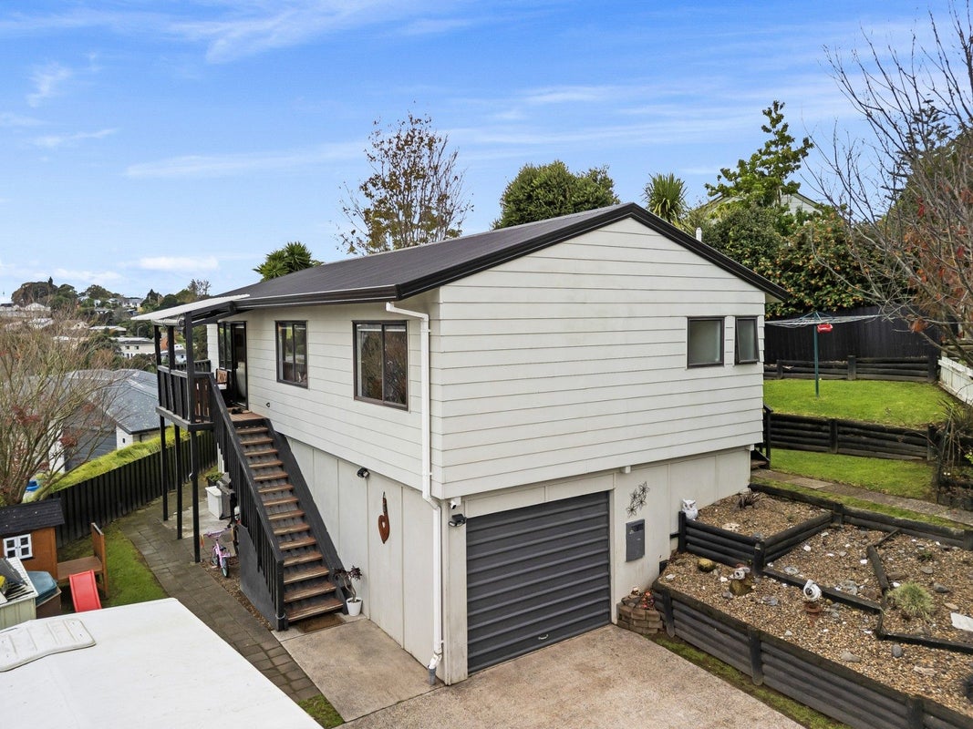 12 Dunrobbin Place, Gate Pa, Tauranga - Carousel 15