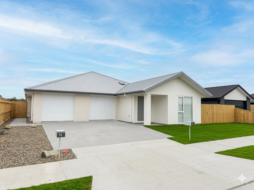 9 Springwater Drive, Maewa, Feilding - Carousel 1