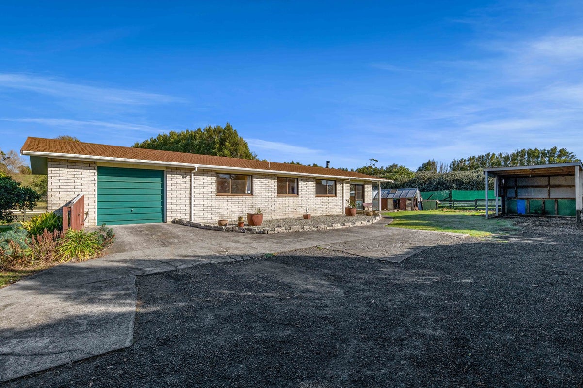 1407 Devon Road, Brixton, Waitara - Carousel 1