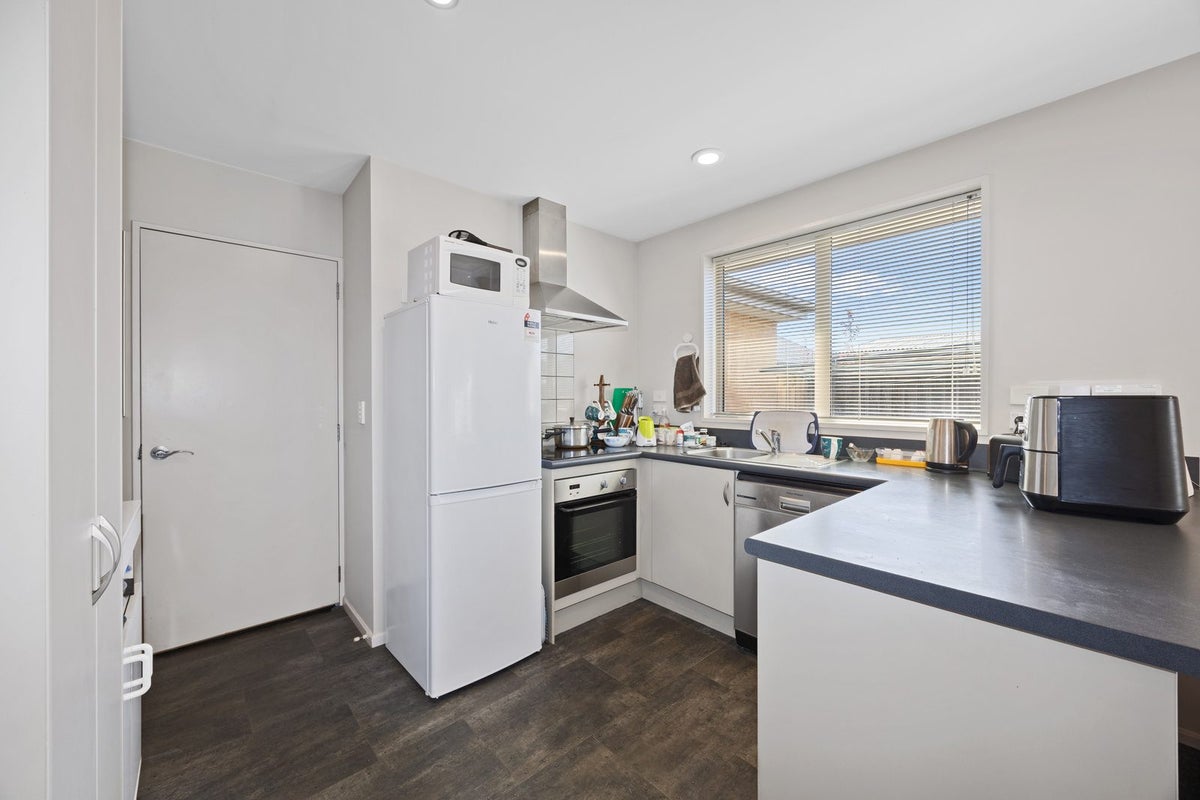1/160 Breezes Road, Aranui, Christchurch - Carousel 2