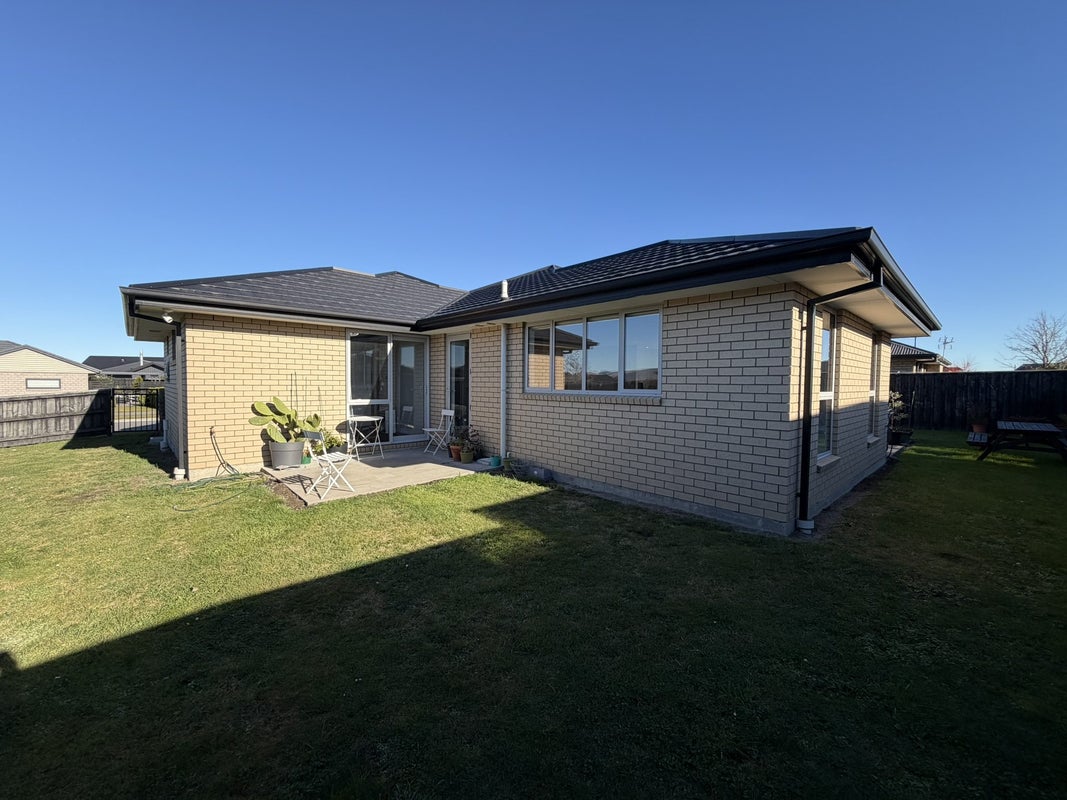 79 Sunline Avenue, Lincoln, Lincoln - Carousel 15