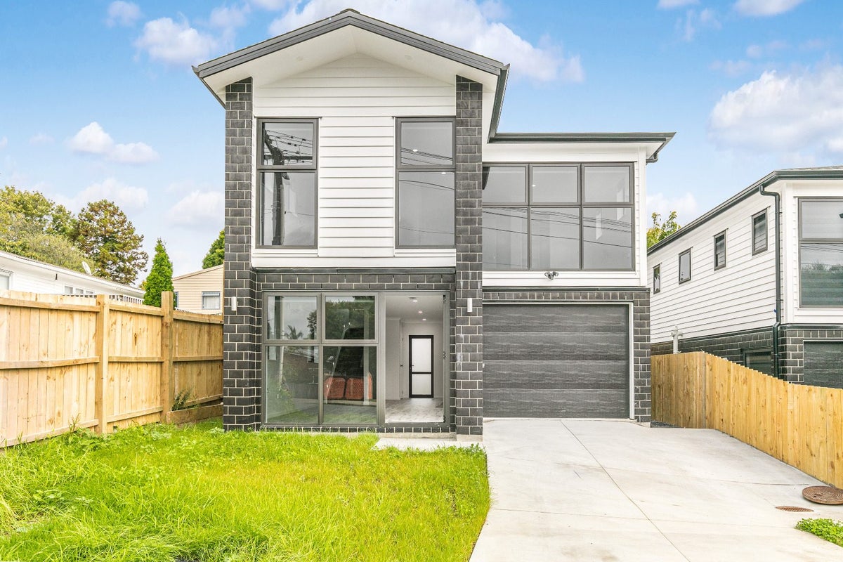 1A Lex Avenue, Green Bay, Auckland - Carousel 2