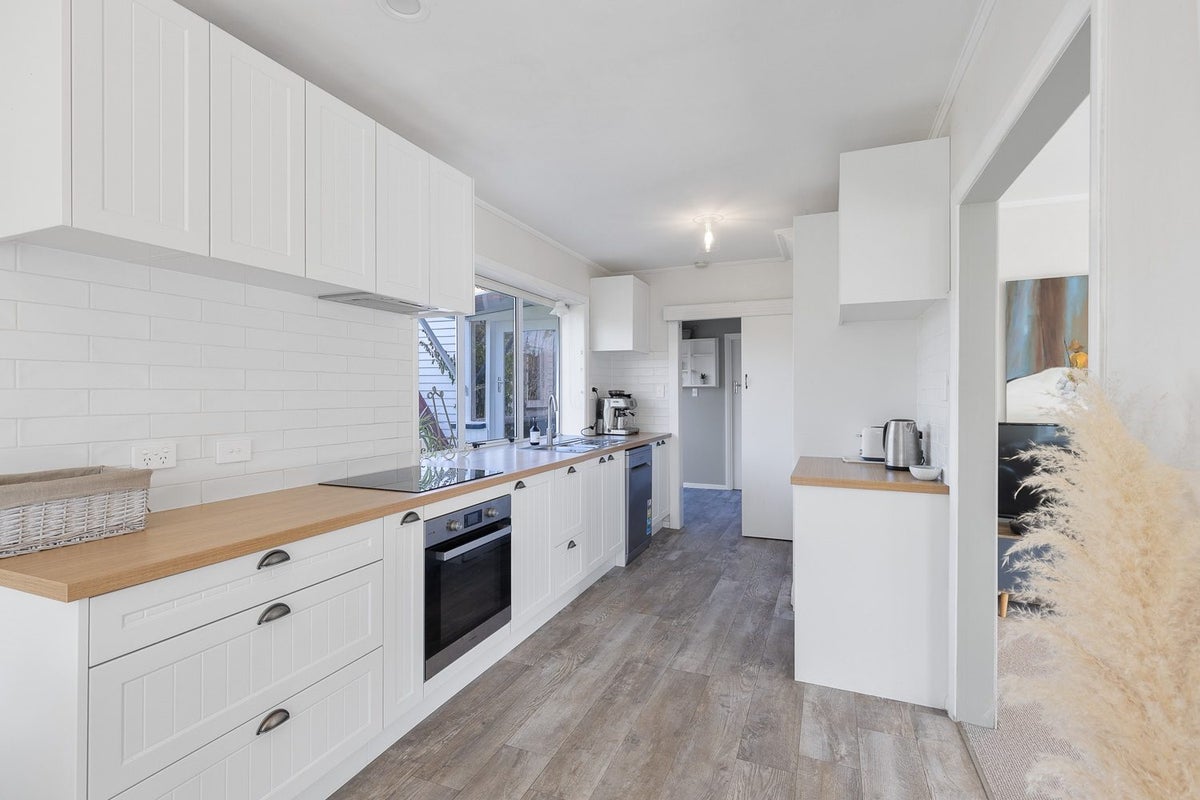16 Goddard Road, Tasman - Carousel 1