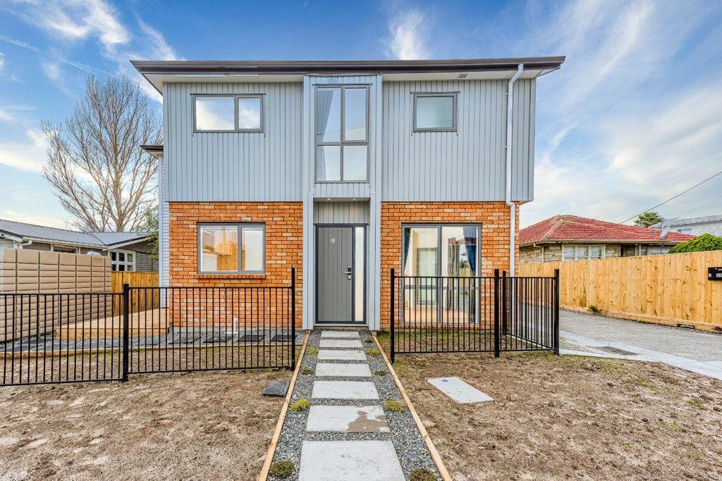 31 Statesman Street, Henderson, Auckland - Carousel 2