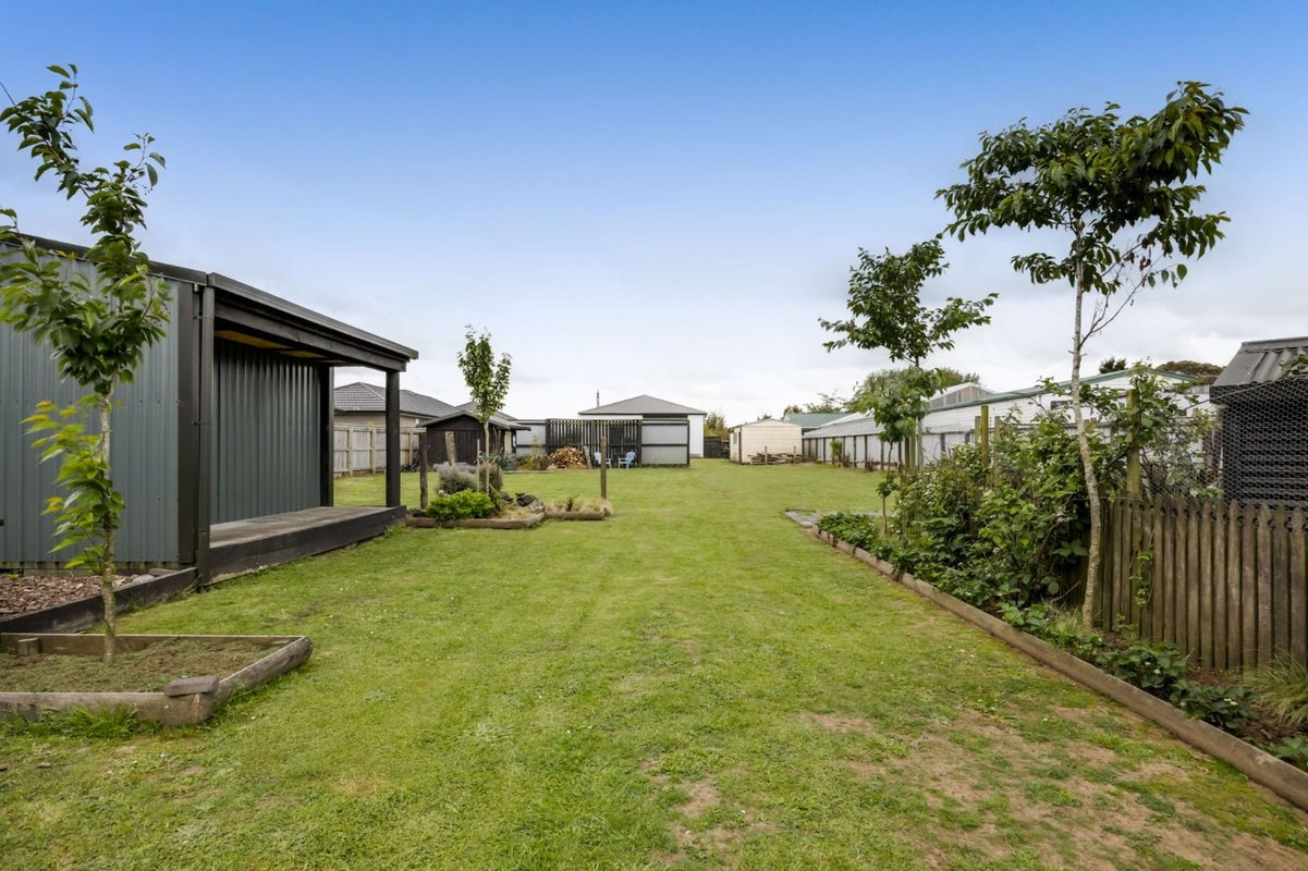 57 Fenton Street, Stratford, Stratford - Carousel 48