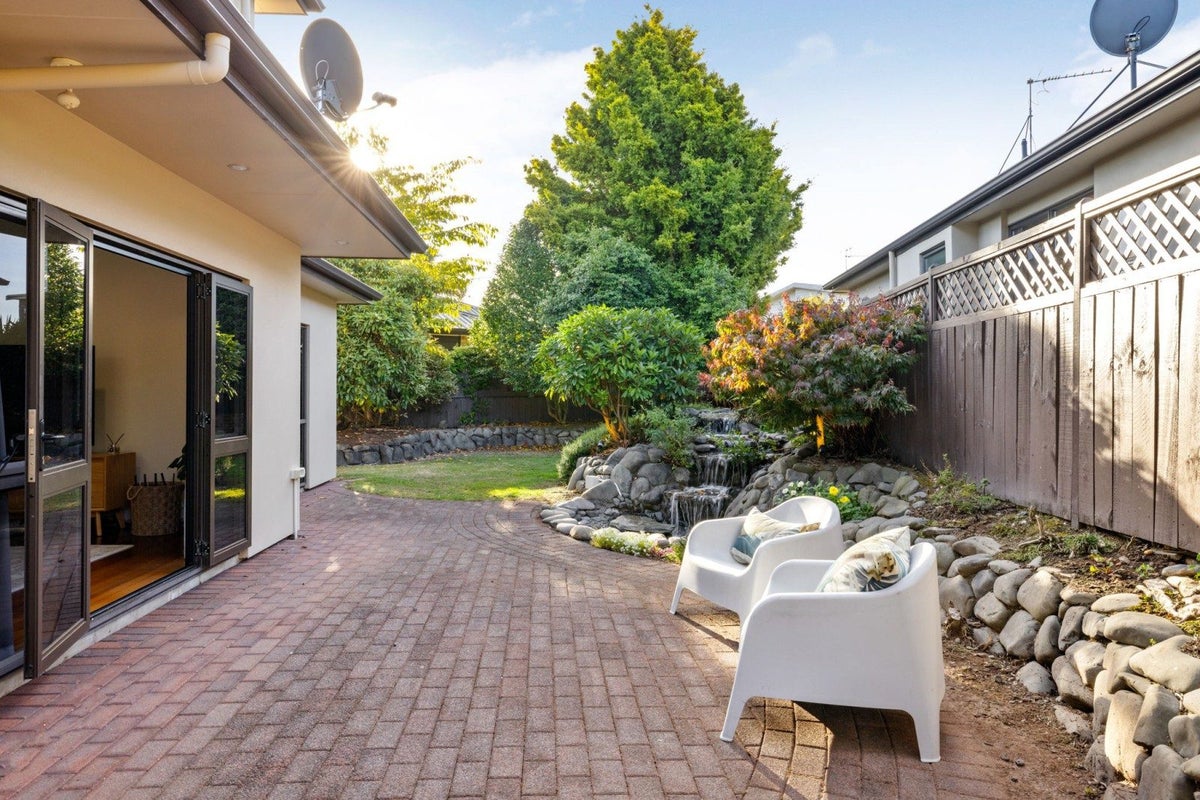2 Keswick Crescent, Huntington, Hamilton - Carousel 3
