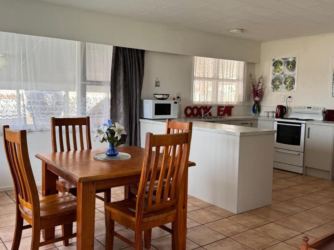 7 Grey Street, Bay View, Napier - Carousel 2