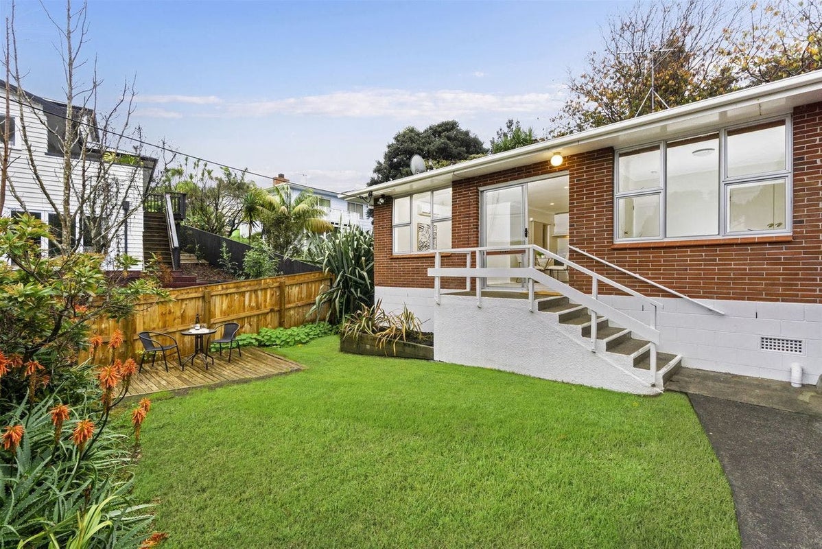 1/26 Rewi Street, Torbay, Auckland - Carousel 2
