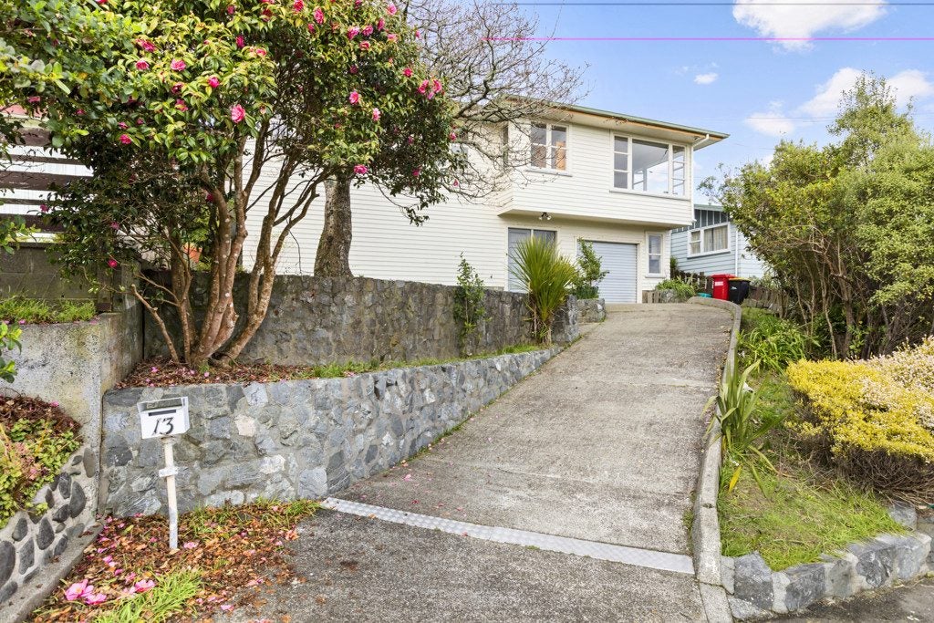 13 Alder Place, Newlands, Wellington - Carousel 1