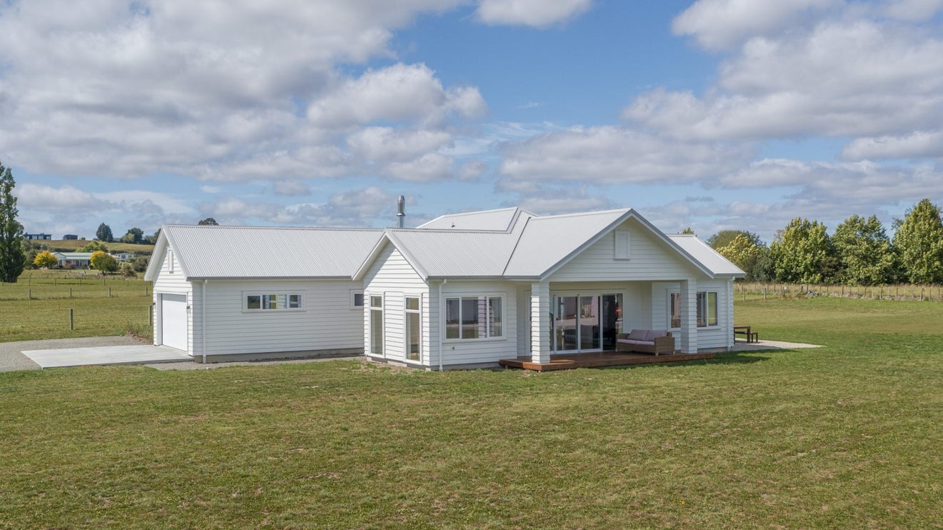 7 Jensen Drive, Waipukurau, Waipukurau - Carousel 1