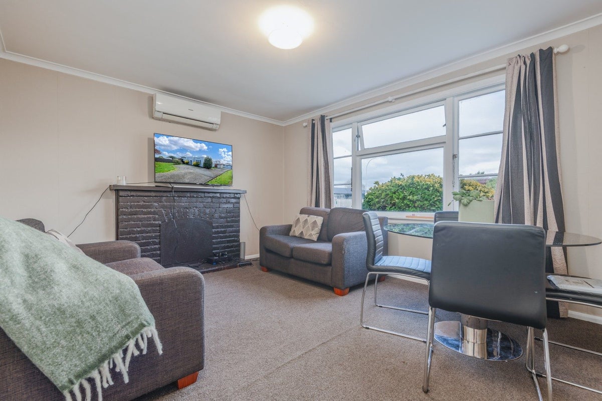 323 Botanical Road, West End, Palmerston North - Carousel 2