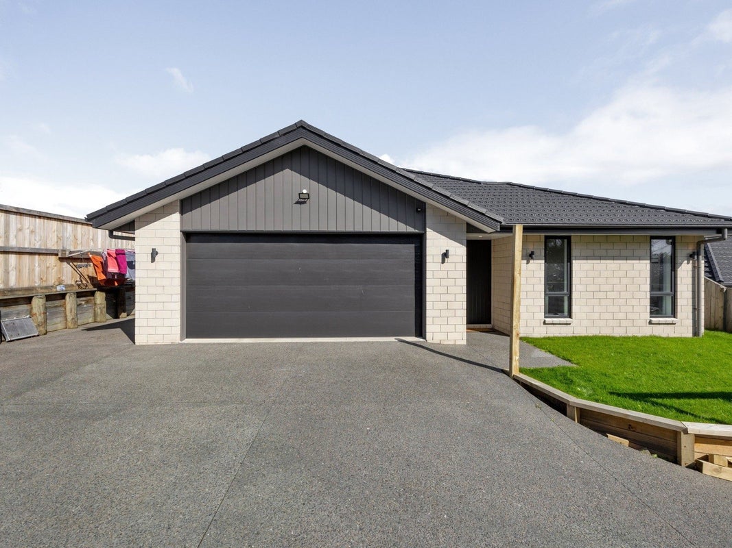 12 Benjamin Avenue, Rototuna North, Hamilton - Carousel 1