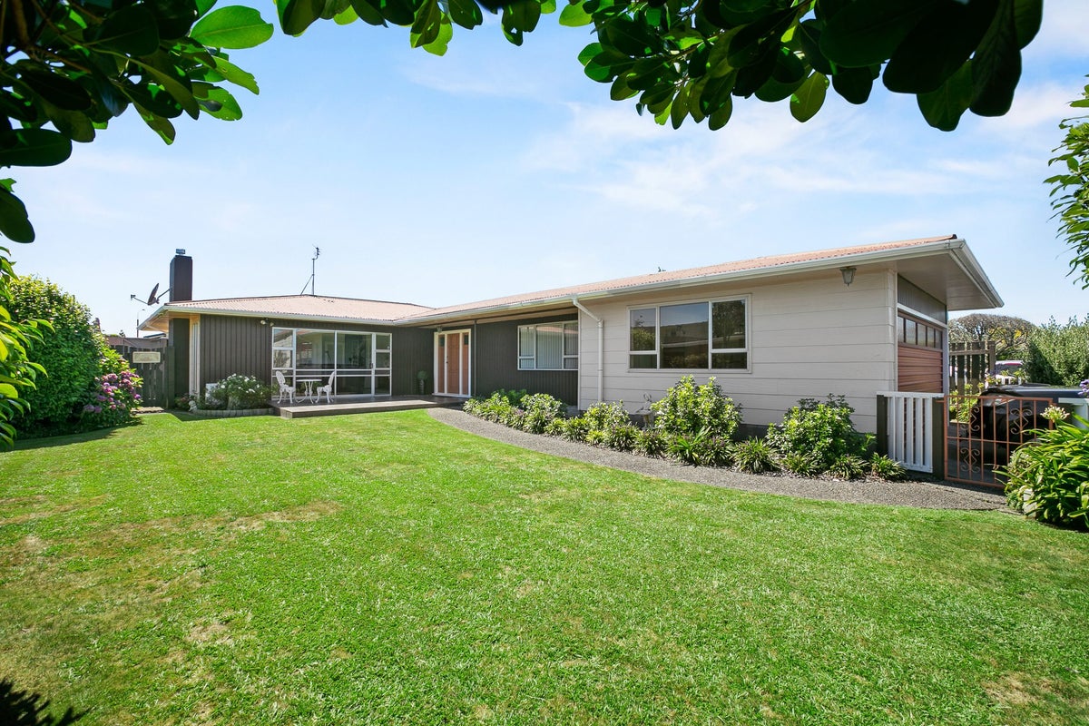 68 Manu Crescent, Upper Vogeltown, New Plymouth - Carousel 1