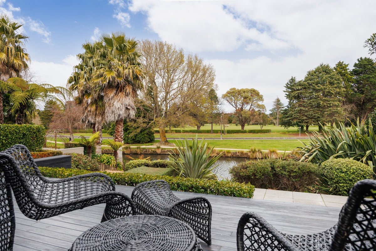 25 Montgomery Terrace, Hokowhitu, Palmerston North - Carousel 2