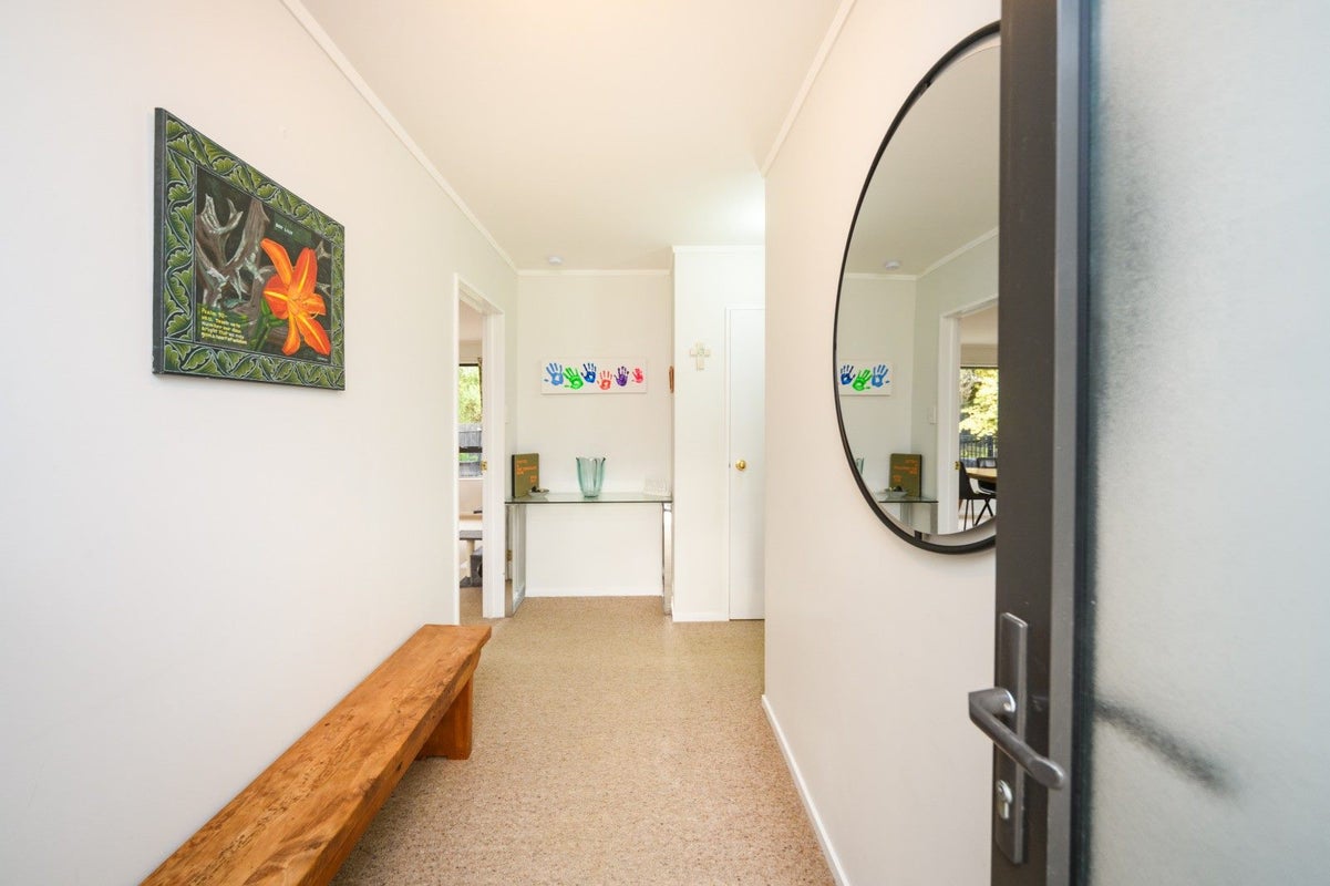 10 Jordan Way, Kelvin Grove, Palmerston North - Carousel 2