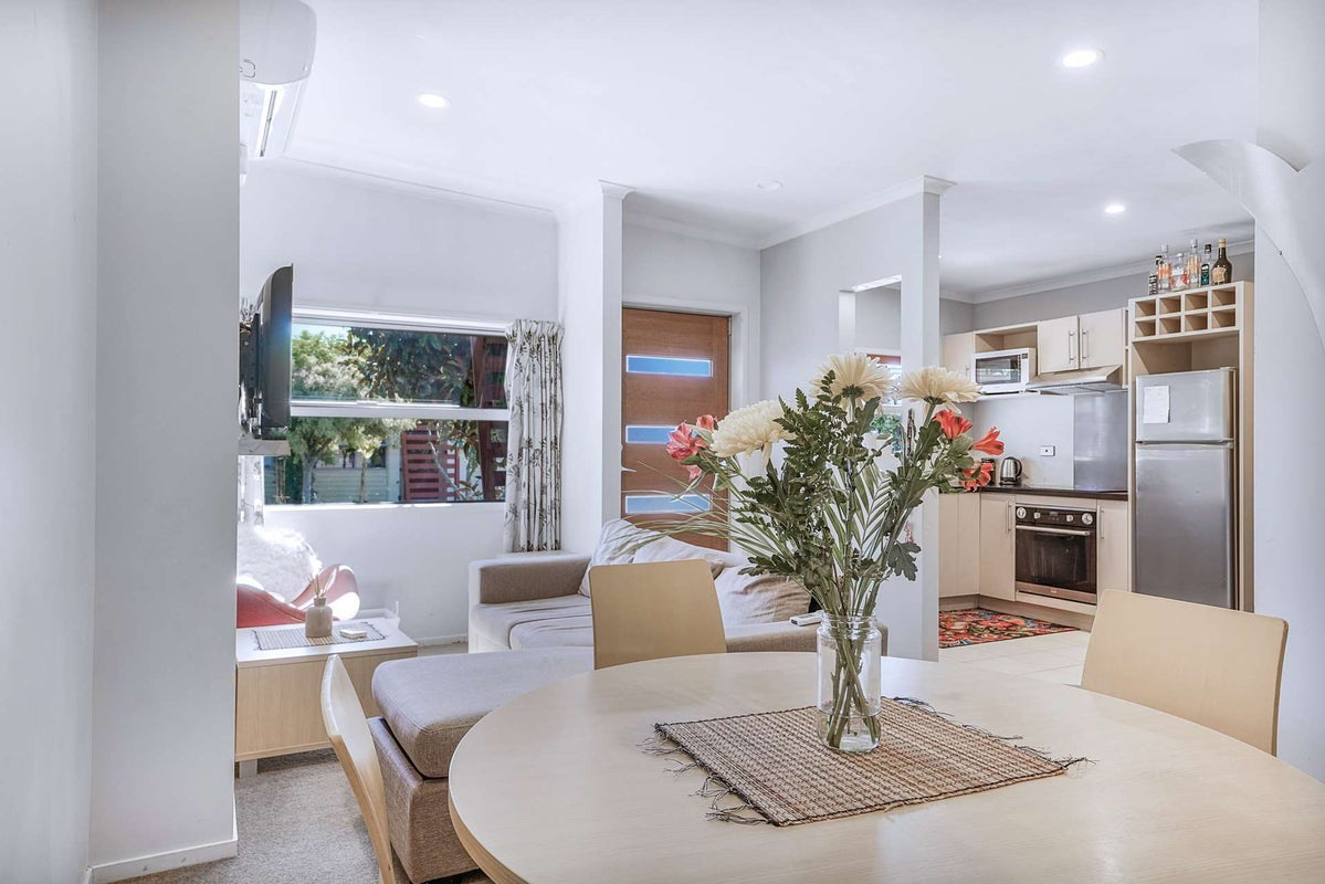 8/46 Peachgrove Road, Hamilton East, Hamilton - Carousel 2