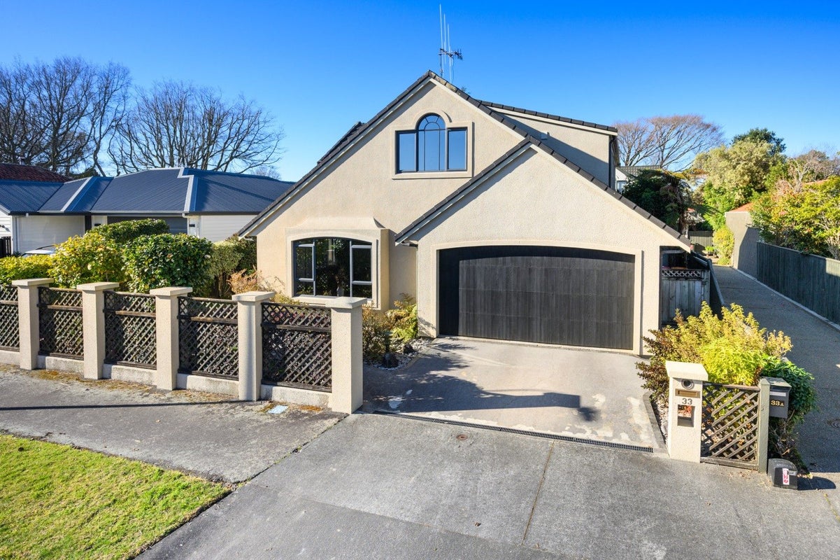 33 Manuka Street, Hokowhitu, Palmerston North - Carousel 1