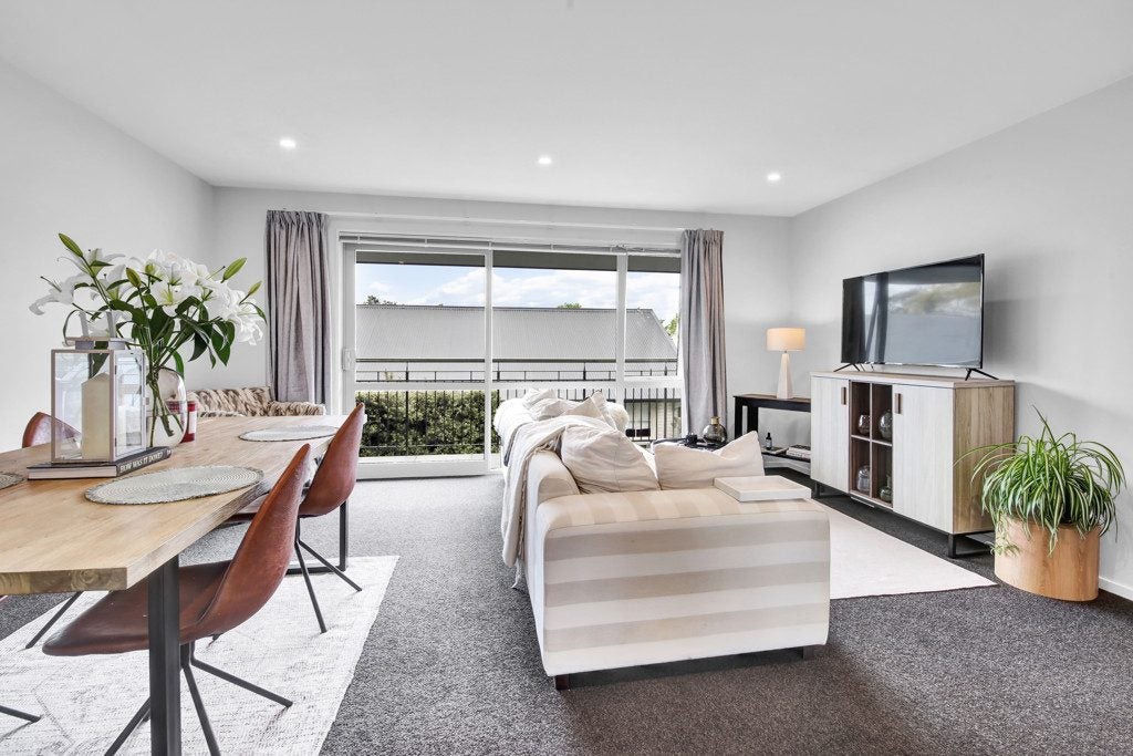 4/31 Clissold Street, Merivale, Christchurch - Carousel 1