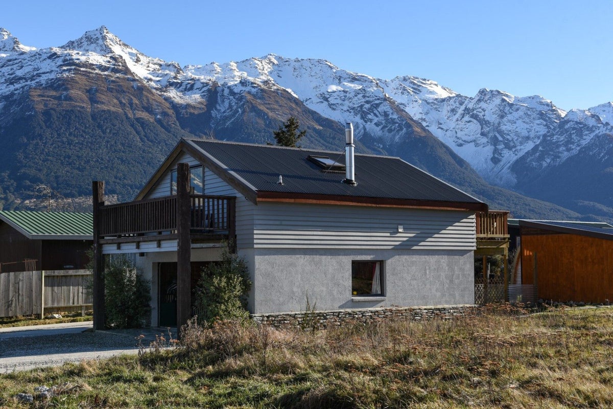 13 Forbes Place, Glenorchy, Glenorchy - Carousel 2