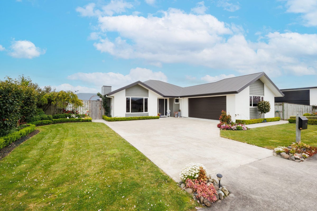 10 Cherry Place, Maewa, Feilding - Carousel 1