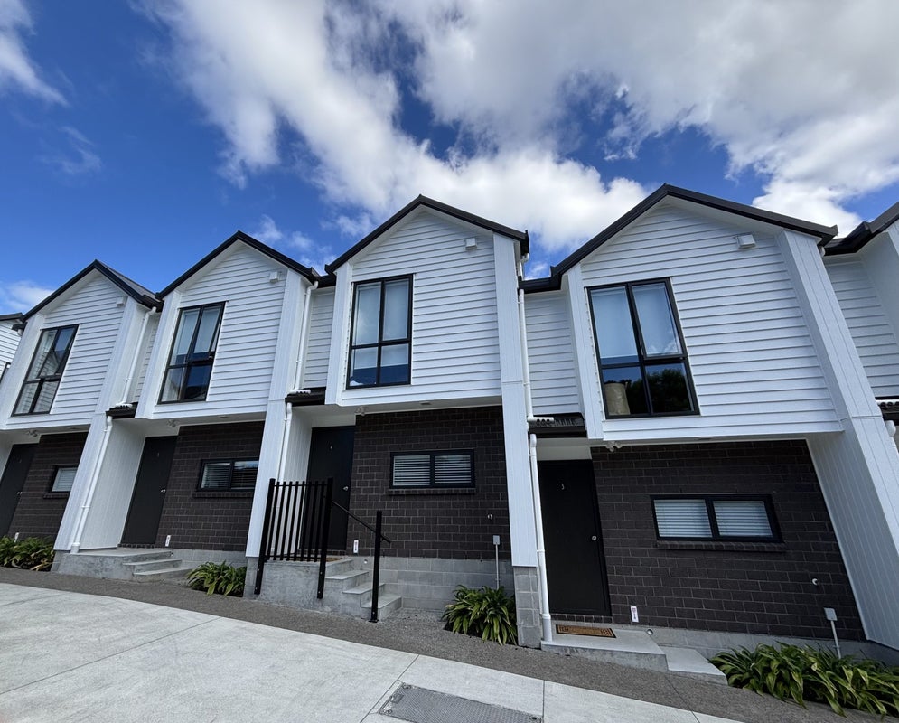 4/3 Fairdale Place, Birkdale, Auckland - Carousel 1