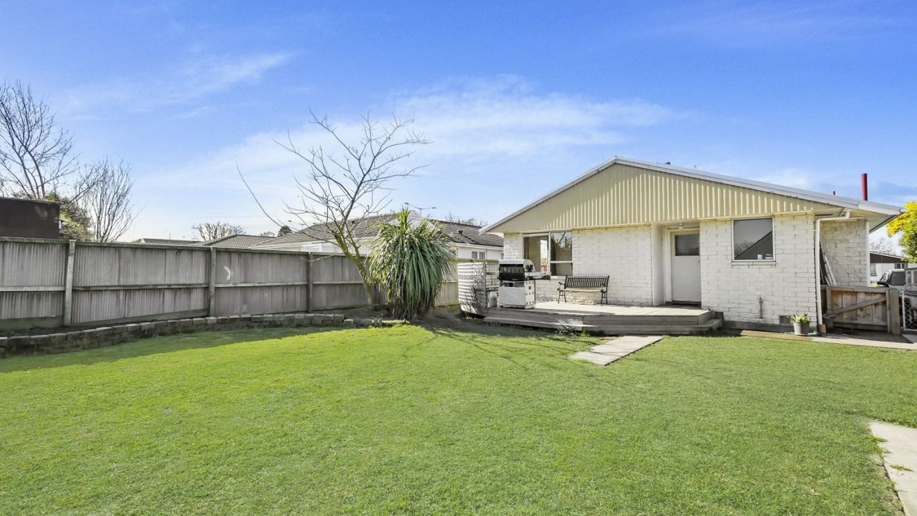 355 Main North Road, Redwood, Christchurch - Carousel 1