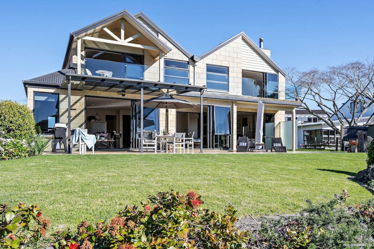 32 First View Avenue, Beachlands, Auckland - Carousel 1