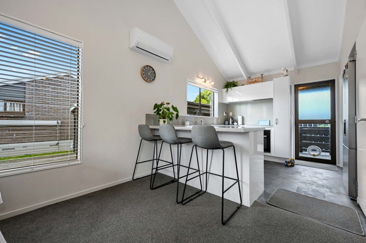 15C St Olpherts Avenue, Hamilton East, Hamilton - Carousel 2
