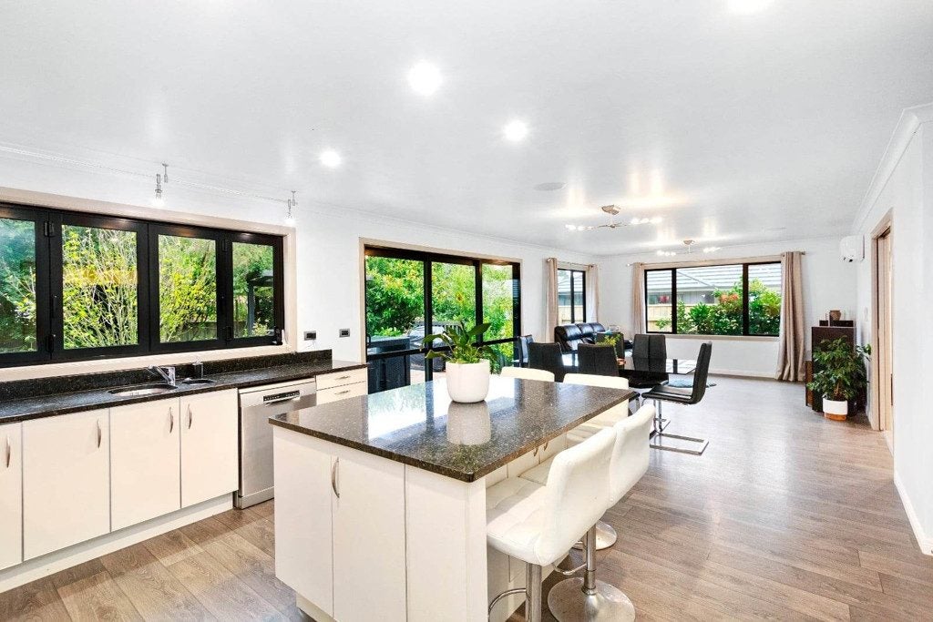 94A Horoeka Street, Stokes Valley, Lower Hutt - Carousel 2