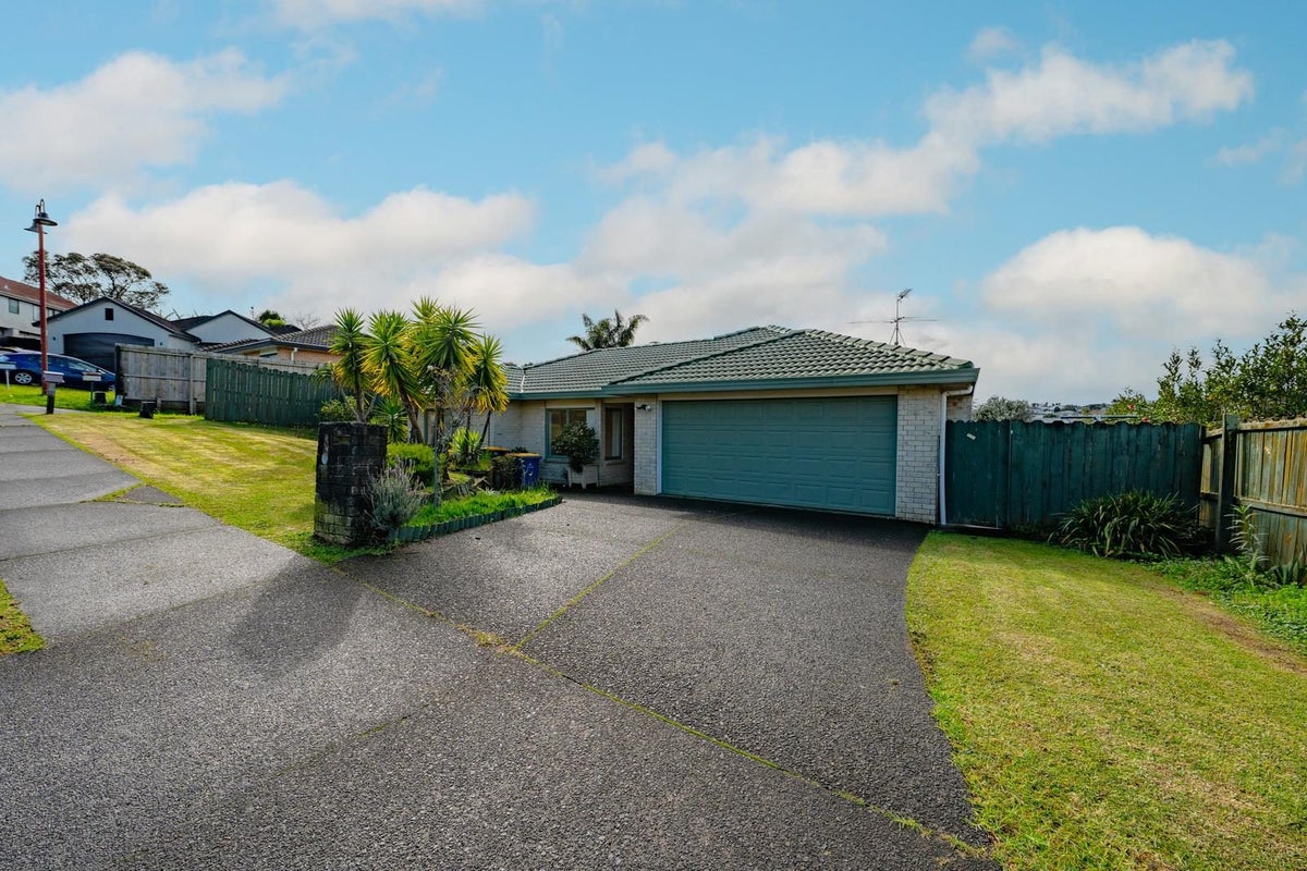 3 Rosebay Rise, Henderson, Waitakere City, Auckland - Carousel 1