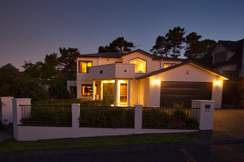 33 Summit Road, Fairfield, Lower Hutt - Carousel 1
