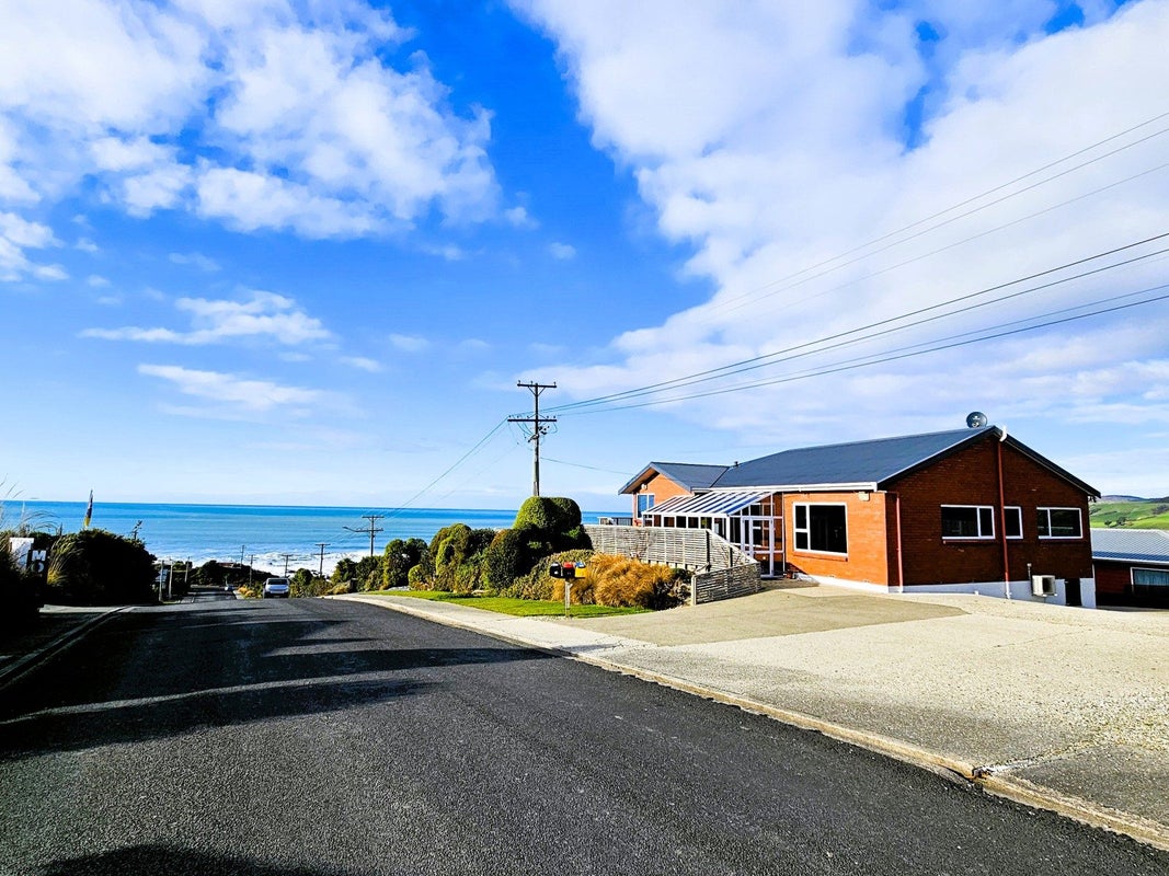 11 Rata Street, Kaka Point - Carousel 32