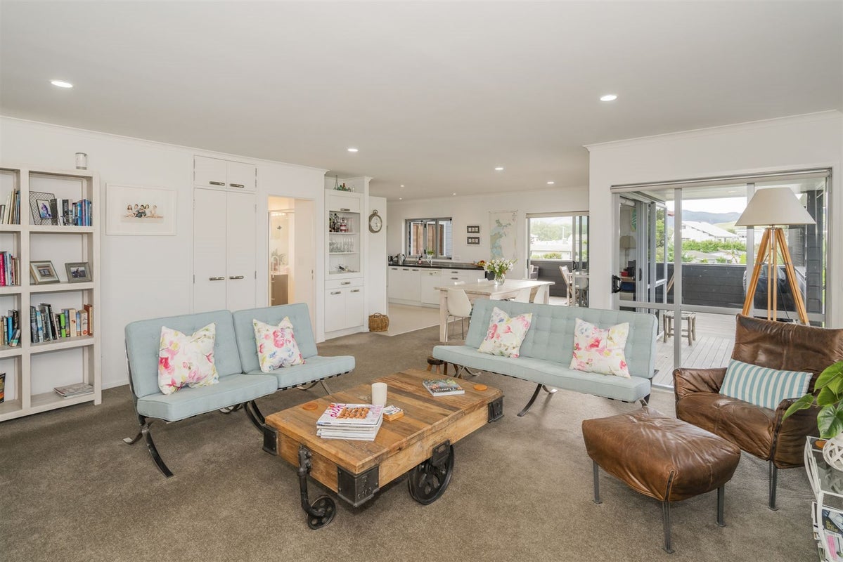 8 Jackman Avenue, Whitianga - Carousel 2