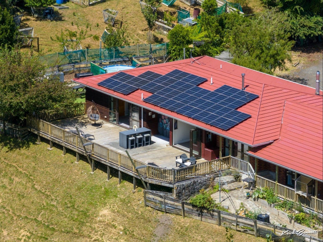 243 Katherine Mansfield Drive, Whitemans Valley, Upper Hutt - Carousel 50