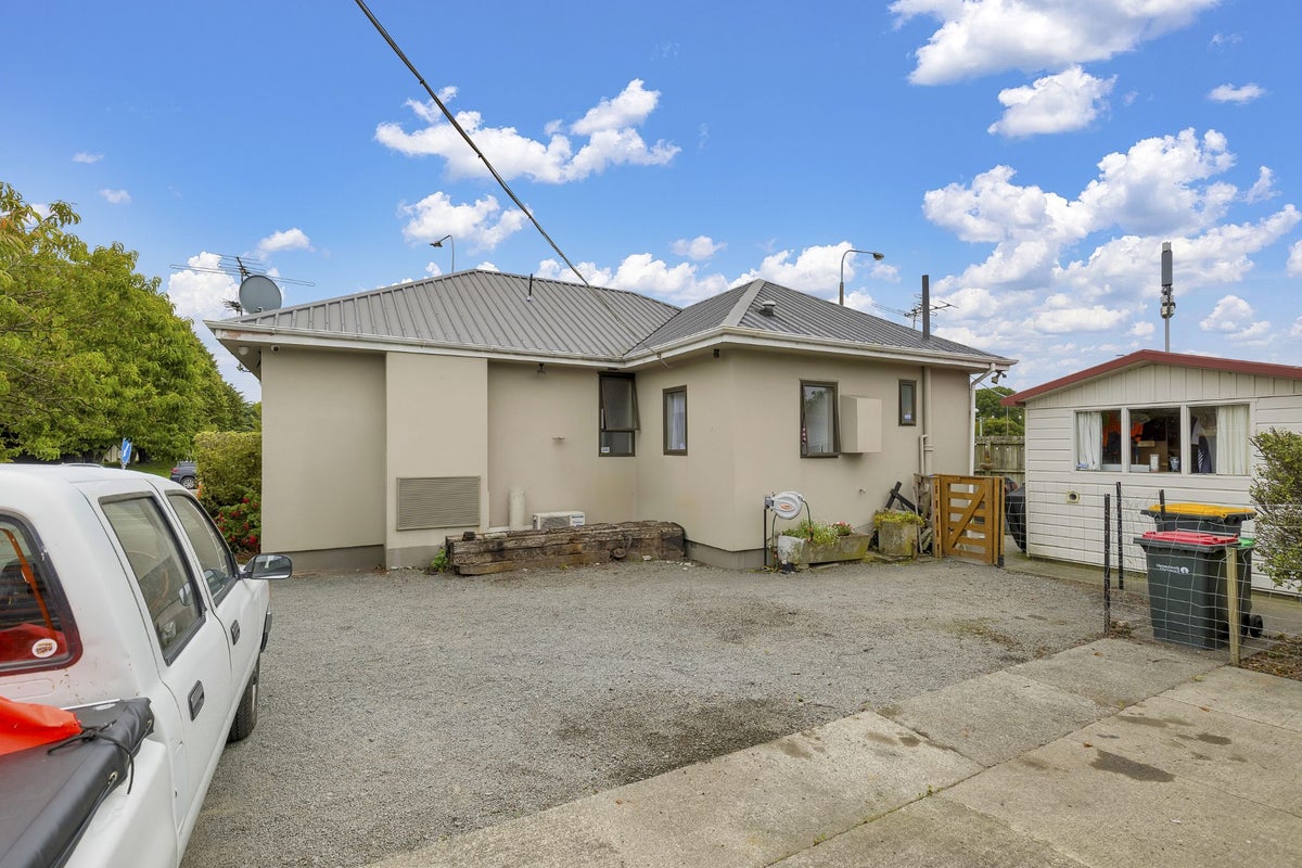 37 Halswell Road, Hillmorton, Christchurch - Carousel 21