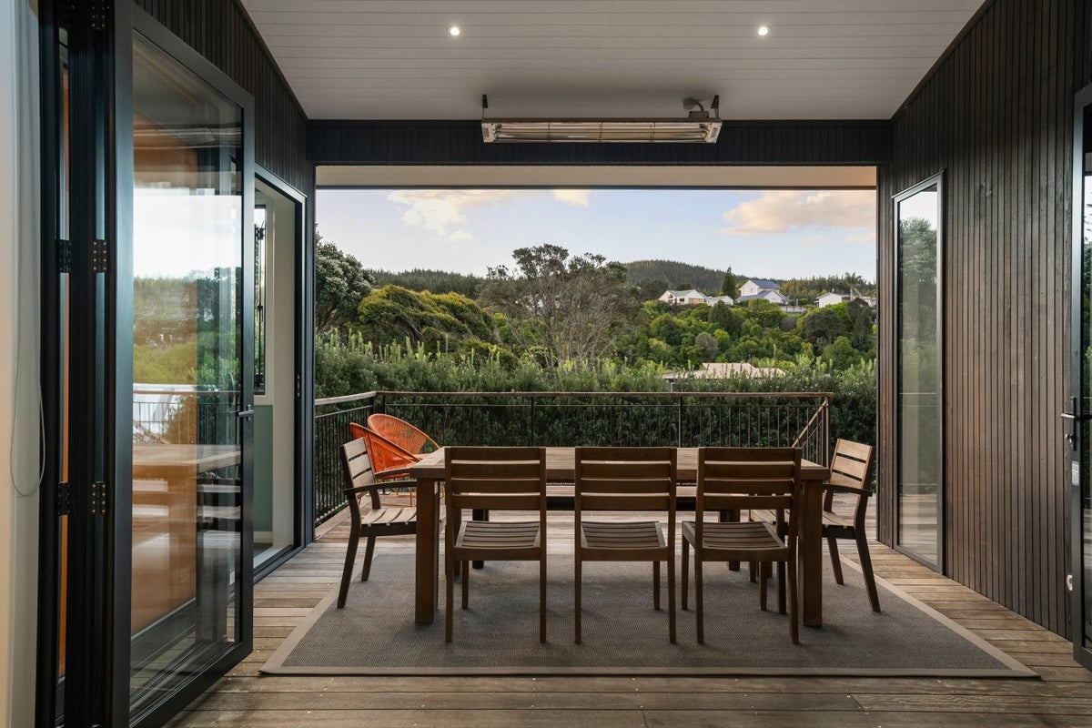 200 Onemana Drive, Onemana, Whangamata - Carousel 2