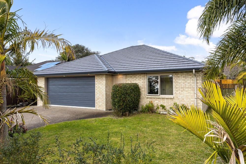 6 Caffreys Avenue, Massey, Auckland - Carousel 1