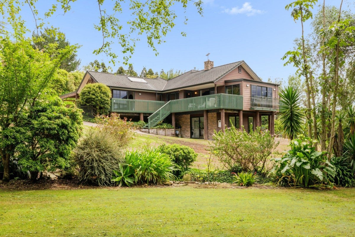 670A Kaitemako Road, Welcome Bay, Tauranga - Carousel 1